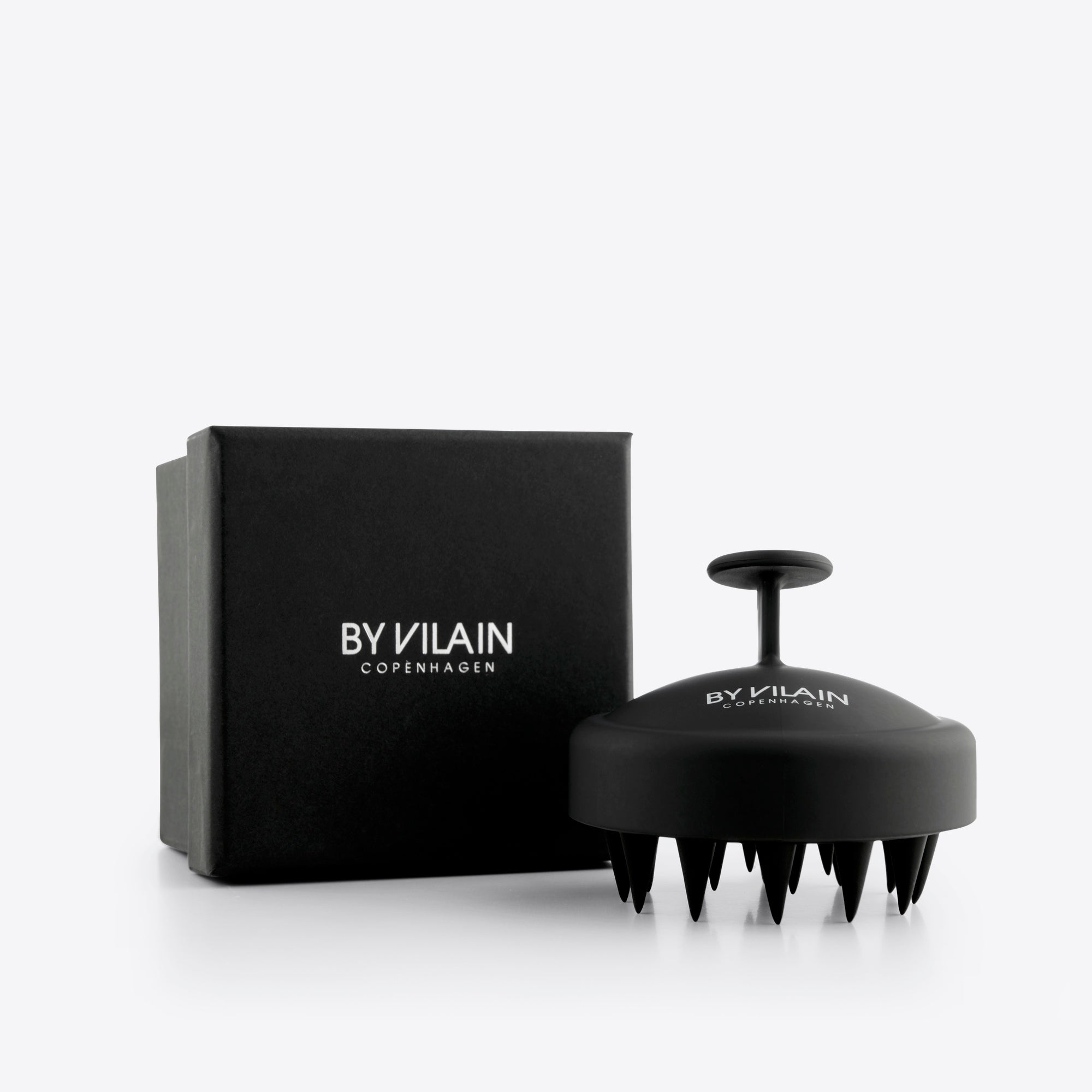 By Vilain Shampoo Brush