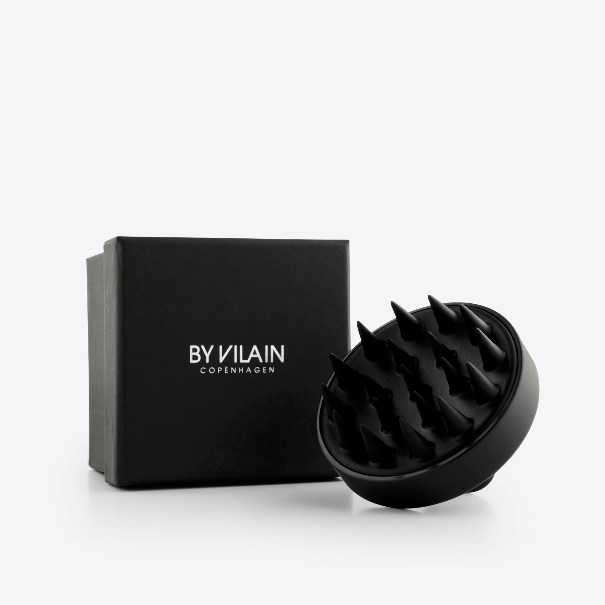 By Vilain Shampoo Brush